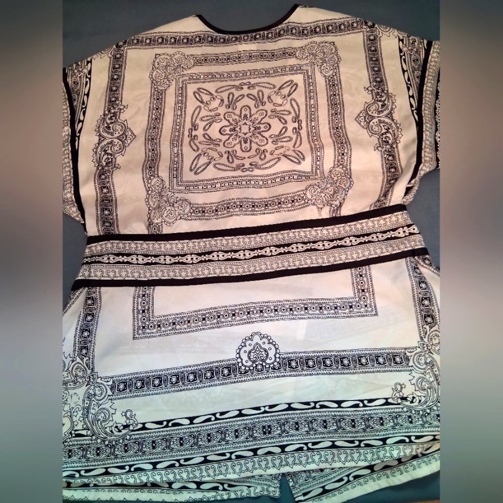White House Black Market Black and White Wrap Blouse - Picture 4 of 7